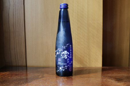 Sparkling Sake: Shirakabegura Mio (300Ml)