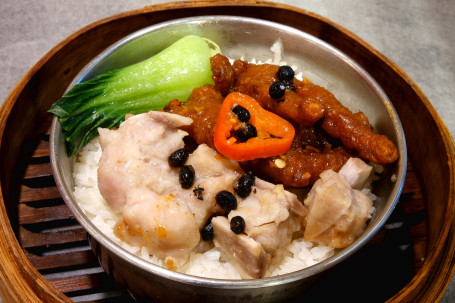 Fèng Zhǎo Pái Gǔ Fàn Chicken Feet And Spareribs On Steamed Rice