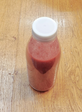 Fresh Orange Berry Smoothie, Served In 500Cc Bottle