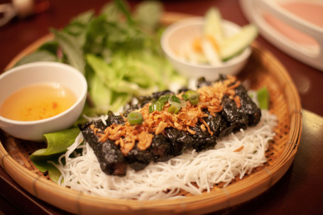 Chargrilled Minced Beef In Wild Betel Leaves [Bò Lá Lốt]