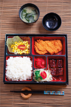 Jí Liè Zhū Bā Pǔ Shāo Mán Yú Biàn Dāng Tào Cān Pork Cutlet/ Onion Grilled Eel Bento Set