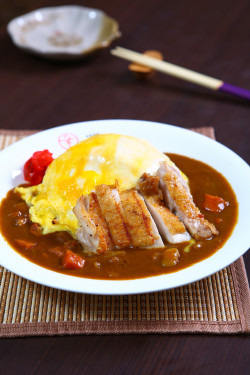 Shāo Jī Bā Yǎn Liè Kā Lī Fàn Tào Cān Grilled Chicken Omelet Curry Set
