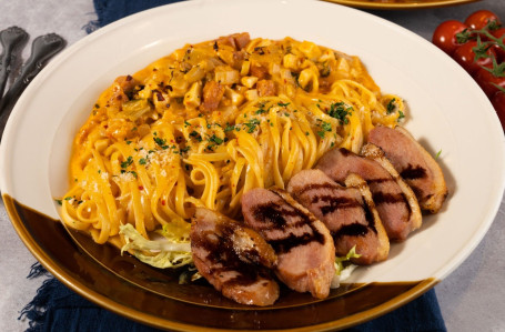 Yān Xūn Yā Xiōng Pào Cài Kǎ Bāng Ní Yì Fěn Smoked Duck Breast Kimchi Carbonara Wēi Là/Mild Spice)