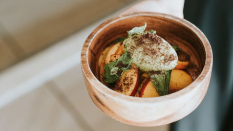 Fruta Marinada, Grelhada, Com Gelado De Caramelo E Menta