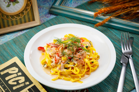 Yān Sān Wén Yú Biǎn Miàn Tagliatelle Smoked Salmon