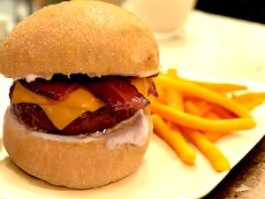 Combo Hambúrguer Cheddar Bacon+Fritas