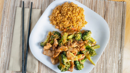 D3. Steamed Chicken W. Broccoli