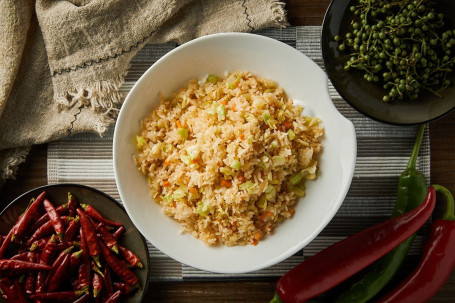 House Special Fried Rice Peppered With Fresh Bird's-Eye Chilli Jiā Xiāng Má Là Tàng Chǎo Fàn