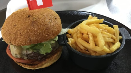 Swiss Burger Au Lard Du Valais Et Appenzeller, Frites Maison