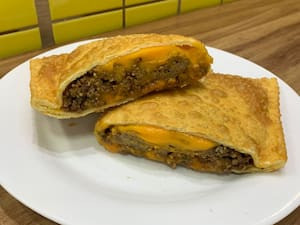 Quarta Pastelão De Carne C/ Cheedar