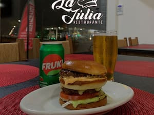 Combo Promocional Hambúrguer Porção Fritas Fruki Lata