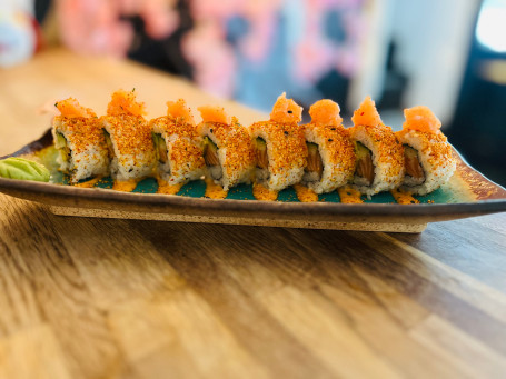 Spicy Samon Uramaki Rolls