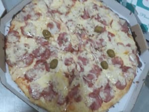 2 Pizzas Grande De Calabresa Coca Cola 1,5 Litros