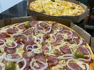 Combo 2 Pizza Grande Tradicional Coca Ou Fanta 2L