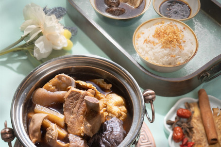 Malaysian Port Klang Bak Kut Teh: With Crispy Dough Stick, Crispy Tofu Crust Mǎ Lái Bā Shēng Ròu Gǔ Chá