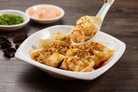 B15 Hóng Yóu Xiān Xiā Zhū Ròu Chāo Shǒu Prawn And Pork Dumpling In Hot Chilli Vinaigrette 6 Pcs