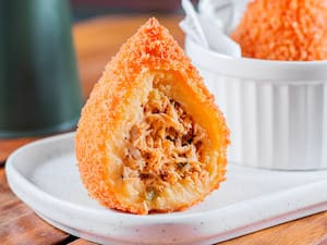 Coxinha: Frango E Cream Cheese