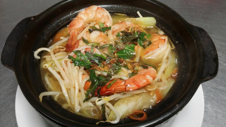 36. Canh Chua Tom (Sour And Spicy Shrimp Soup)