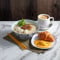 C. yú wán jīn bù huàn là ròu suì tāng jīn biān fěn pèi niú jiǎo bāo、 jīn bù huàn chǎo dàn  C. Rice Noodle with Minced Pork, Fish Ball with Chili and Basil in Soup