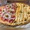 Pizza Família 12 fatias: 1/2 Frango c/ Catupiry 1/2 calabresa