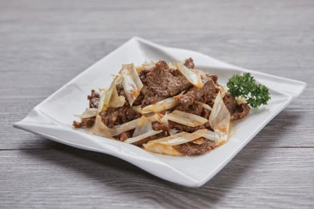 Jīng Cōng Bào Měi Guó Niú Xiǎo Pái Stir-Fried Beef With Scallion