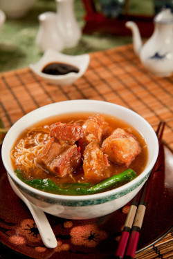 Yuán Zhī Zhù Hóu Niú Nǎn Miàn Noodles In Soup With Chu Hau Brisket Of Beef