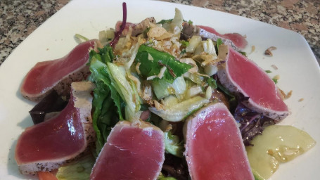 25. Seared Tuna Salad (Japanese)