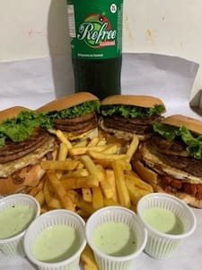 Combo 4Xtudo. Fritas Molho Verde 1 Refrigerante De 2 Litros.