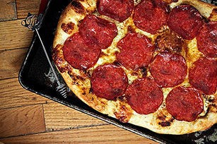 Pizza Salame-Champignon