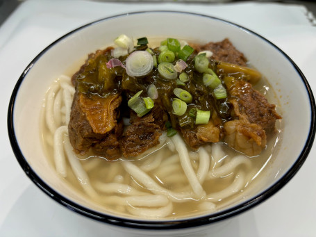 Shàng Tāng Suān Cài Niú Ròu Miàn Chinese Sauerkrant Beef Noodles With Soup