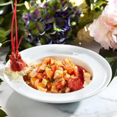 Yāng Yuān Dòu Fǔ Huì Jiā Ná Dà Lóng Xiā Ròu Braised Diced Canadian Lobster, Tofu, Egg Tofu