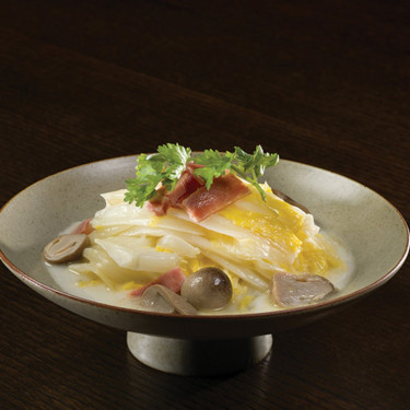 Xián Ròu Huǒ Tuǐ Jīn Bái Braised White Cabbage With Sliced Salt Cured Pork