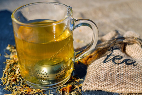 Infusão De Chá Preto Com Abacaxi