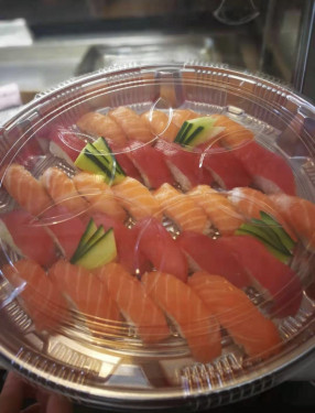 Salmon And Tuna Nigiri Platter (32Pcs)