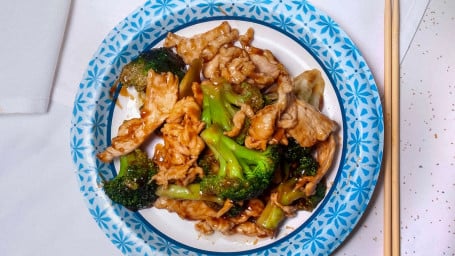 58 Chicken With Broccoli (Large)