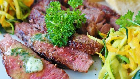 Bife De Carne De Vaca Frito Com Camarão No Wok