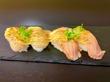 Seared Salmon And Scallop Nigiri (2Pcs Each)