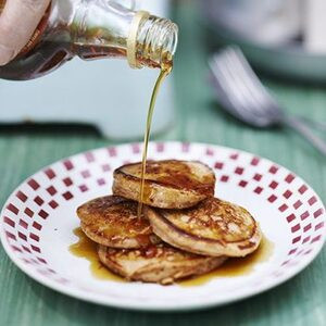 Café Da Manhã Com Panqueca De Canela