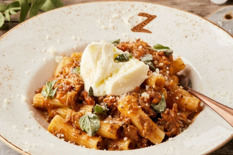 Rigatoni De Tomate Defumado De Cordeiro