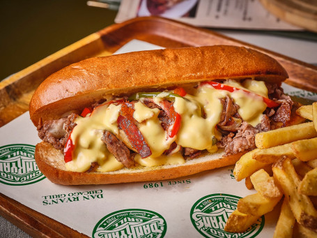 Philly Cheesesteak Bomb Fèi Chéng Niú Ròu Sān Wén Zhì