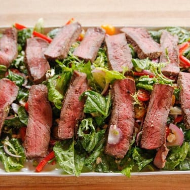 Salada De Carne De Vaca Grelhada