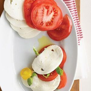 Salada Fresca De Mussarela E Tomate