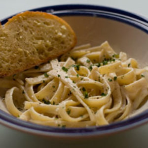 Fettuccini Alfredo Com Frango