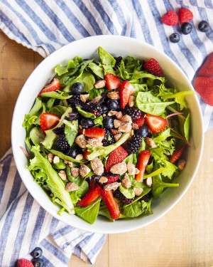 Salada De Frutas Vermelhas De Verão