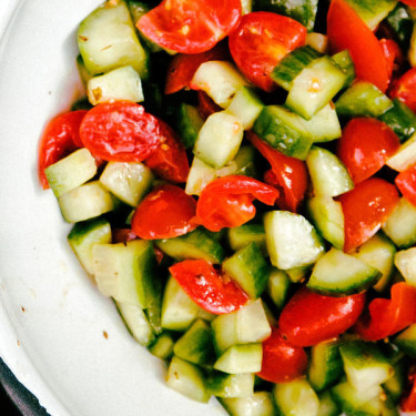 Salada De Pepino E Tomate