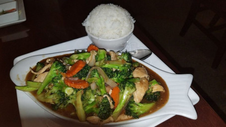 W8. Broccoli (Chinese Or American)