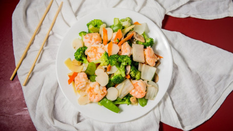 D4. Steamed Shrimp With Vegetable