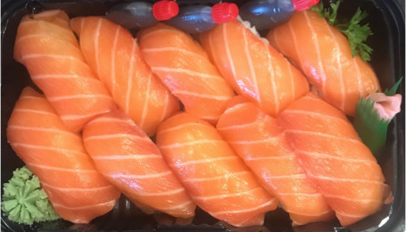 Salmon Sushi (10 Pieces)