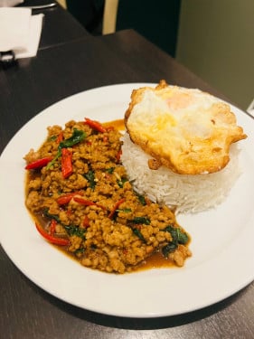 Stir Fried Basil Pork Mince With Fried Egg Serve With Rice