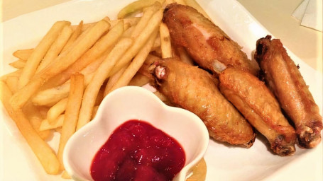 Fried Chicken Wings (4Pcs) With Fries.